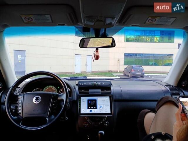 Черный Cанг Йонг Рекстон, объемом двигателя 2.7 л и пробегом 240 тыс. км за 7000 $, фото 13 на Automoto.ua