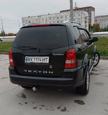 Черный Cанг Йонг Рекстон, объемом двигателя 2.7 л и пробегом 215 тыс. км за 7650 $, фото 15 на Automoto.ua