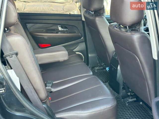 Чорний Cанг Йонг Rexton, об'ємом двигуна 2.7 л та пробігом 280 тис. км за 7540 $, фото 18 на Automoto.ua