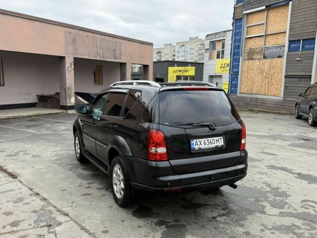 Черный Cанг Йонг Рекстон, объемом двигателя 2.7 л и пробегом 250 тыс. км за 7000 $, фото 4 на Automoto.ua