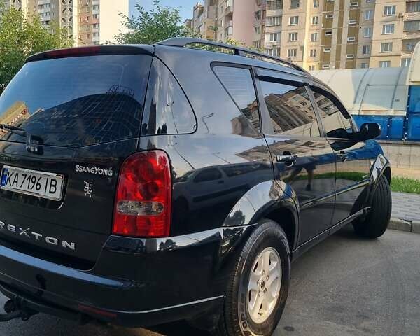 Черный Cанг Йонг Рекстон, объемом двигателя 2.7 л и пробегом 190 тыс. км за 7700 $, фото 10 на Automoto.ua