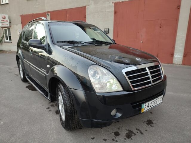 Чорний Cанг Йонг Rexton, об'ємом двигуна 0 л та пробігом 293 тис. км за 5950 $, фото 2 на Automoto.ua