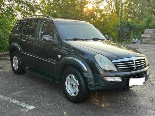 Чорний Cанг Йонг Rexton, об'ємом двигуна 2.7 л та пробігом 300 тис. км за 3328 $, фото 1 на Automoto.ua