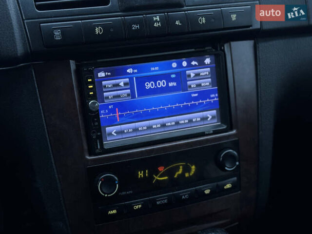 Черный Cанг Йонг Рекстон, объемом двигателя 2.7 л и пробегом 384 тыс. км за 4450 $, фото 13 на Automoto.ua