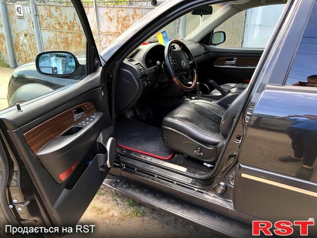 Чорний Cанг Йонг Rexton, об'ємом двигуна 2.7 л та пробігом 200 тис. км за 6500 $, фото 5 на Automoto.ua