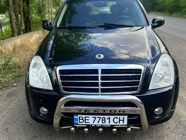 Чорний Cанг Йонг Rexton, об'ємом двигуна 2.7 л та пробігом 149 тис. км за 7700 $, фото 1 на Automoto.ua