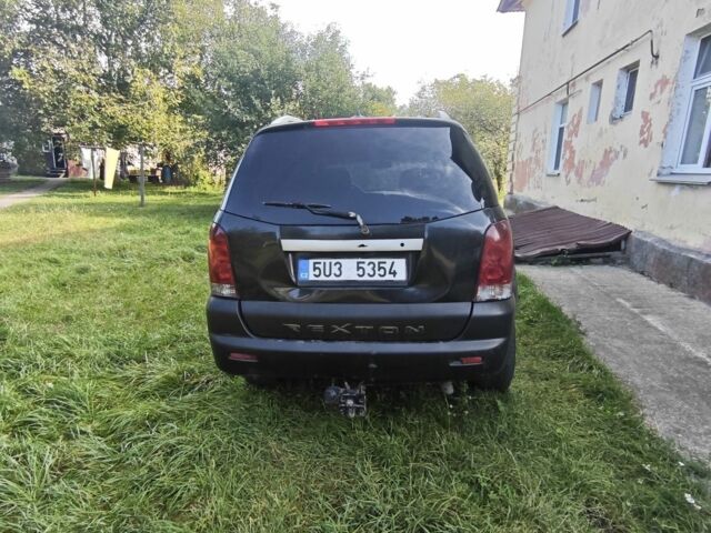 Черный Cанг Йонг Рекстон, объемом двигателя 0 л и пробегом 300 тыс. км за 1820 $, фото 2 на Automoto.ua