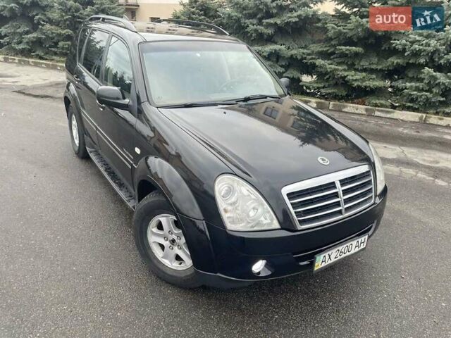 Чорний Cанг Йонг Rexton, об'ємом двигуна 2.7 л та пробігом 188 тис. км за 8650 $, фото 2 на Automoto.ua