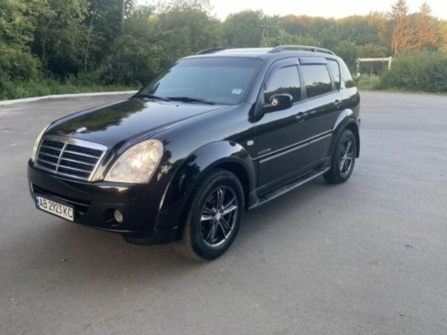 Чорний Cанг Йонг Rexton, об'ємом двигуна 2.7 л та пробігом 329 тис. км за 6999 $, фото 2 на Automoto.ua