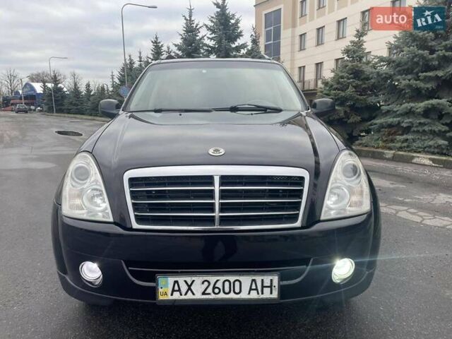 Чорний Cанг Йонг Rexton, об'ємом двигуна 2.7 л та пробігом 188 тис. км за 8650 $, фото 12 на Automoto.ua