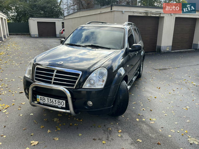 Чорний Cанг Йонг Rexton, об'ємом двигуна 2.69 л та пробігом 305 тис. км за 4999 $, фото 2 на Automoto.ua