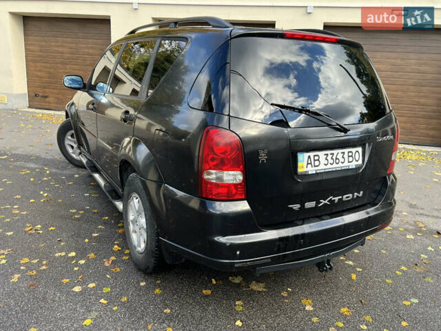 Чорний Cанг Йонг Rexton, об'ємом двигуна 2.69 л та пробігом 305 тис. км за 4999 $, фото 4 на Automoto.ua
