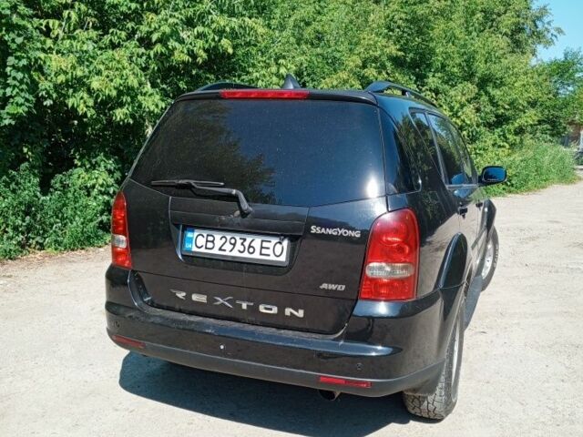 Чорний Cанг Йонг Rexton, об'ємом двигуна 2.7 л та пробігом 320 тис. км за 8000 $, фото 2 на Automoto.ua