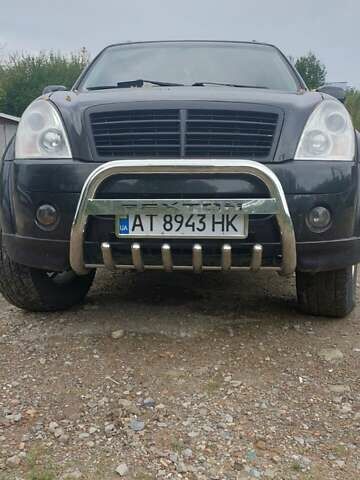 Чорний Cанг Йонг Rexton, об'ємом двигуна 2.7 л та пробігом 242 тис. км за 7500 $, фото 3 на Automoto.ua
