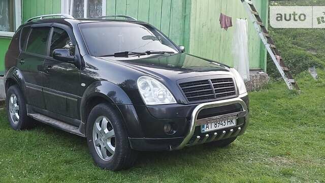 Чорний Cанг Йонг Rexton, об'ємом двигуна 2.7 л та пробігом 242 тис. км за 7500 $, фото 4 на Automoto.ua