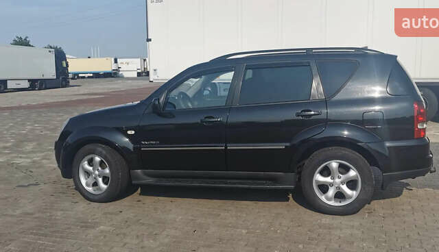 Чорний Cанг Йонг Rexton, об'ємом двигуна 2.7 л та пробігом 211 тис. км за 10700 $, фото 3 на Automoto.ua