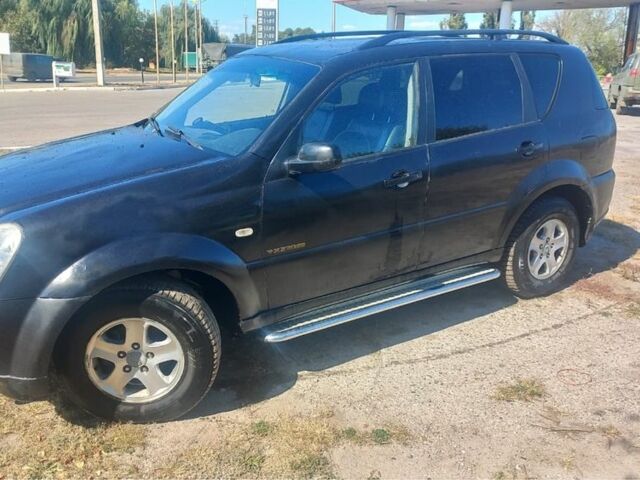 Чорний Cанг Йонг Rexton, об'ємом двигуна 2.7 л та пробігом 300 тис. км за 2200 $, фото 3 на Automoto.ua