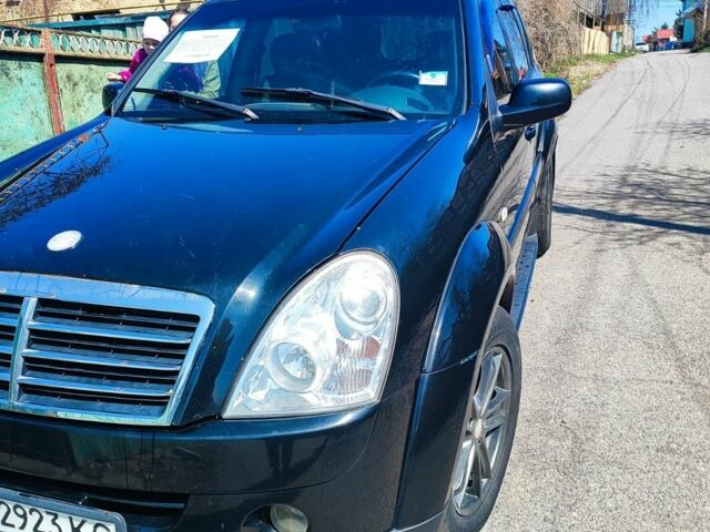 Черный Cанг Йонг Рекстон, объемом двигателя 2.7 л и пробегом 320 тыс. км за 7300 $, фото 9 на Automoto.ua