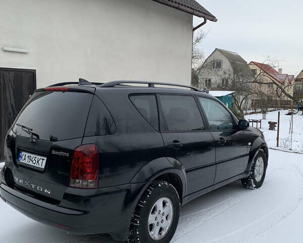 Черный Cанг Йонг Рекстон, объемом двигателя 2.7 л и пробегом 232 тыс. км за 6600 $, фото 5 на Automoto.ua