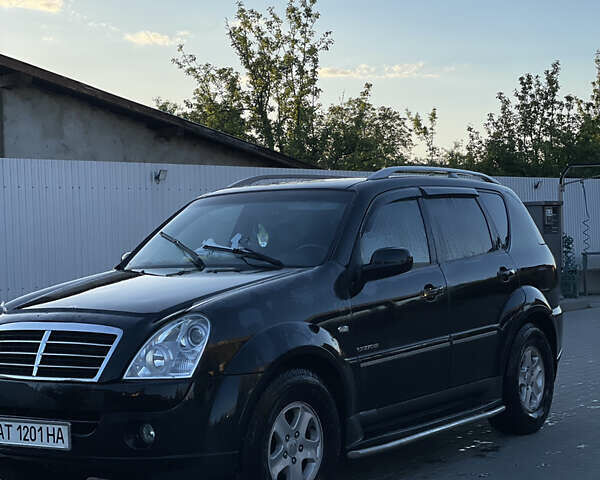 Чорний Cанг Йонг Rexton, об'ємом двигуна 2.7 л та пробігом 215 тис. км за 8500 $, фото 2 на Automoto.ua