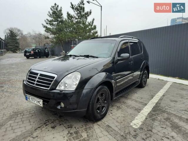 Чорний Cанг Йонг Rexton, об'ємом двигуна 2.7 л та пробігом 283 тис. км за 6750 $, фото 1 на Automoto.ua