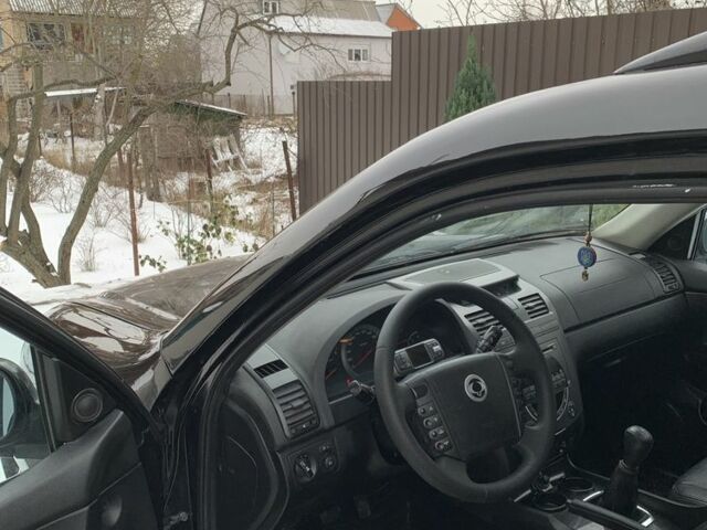 Черный Cанг Йонг Рекстон, объемом двигателя 2.7 л и пробегом 232 тыс. км за 6600 $, фото 4 на Automoto.ua