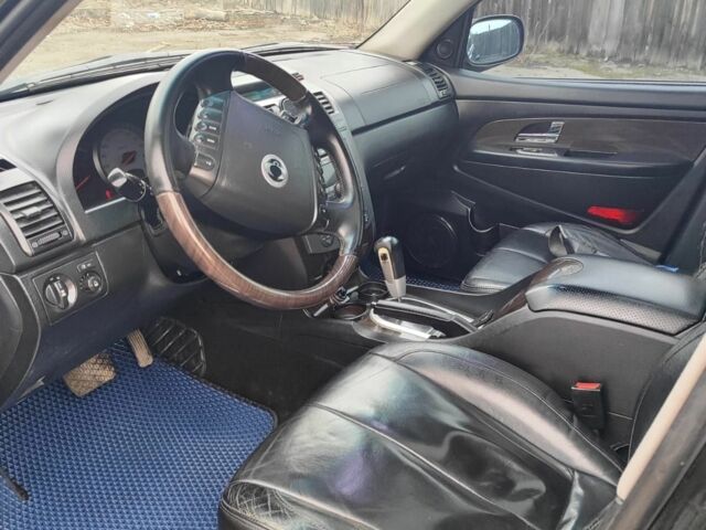 Черный Cанг Йонг Рекстон, объемом двигателя 2.7 л и пробегом 320 тыс. км за 7300 $, фото 4 на Automoto.ua