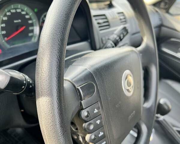 Черный Cанг Йонг Рекстон, объемом двигателя 2.7 л и пробегом 246 тыс. км за 6600 $, фото 16 на Automoto.ua