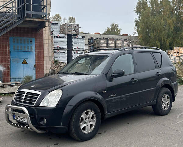 Чорний Cанг Йонг Rexton, об'ємом двигуна 2.7 л та пробігом 248 тис. км за 4100 $, фото 2 на Automoto.ua