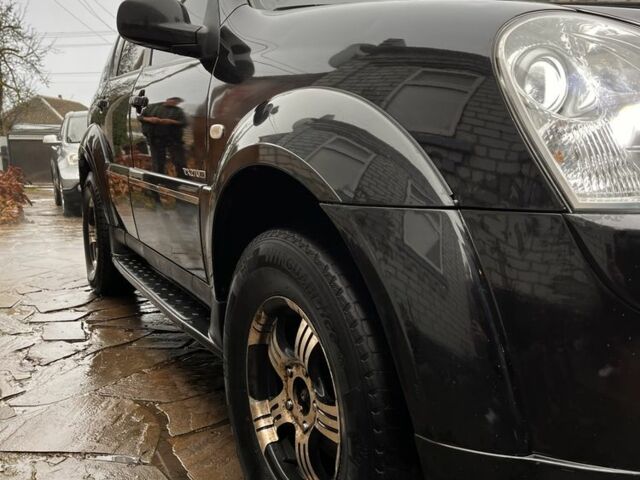 Чорний Cанг Йонг Rexton, об'ємом двигуна 2.7 л та пробігом 270 тис. км за 7000 $, фото 2 на Automoto.ua