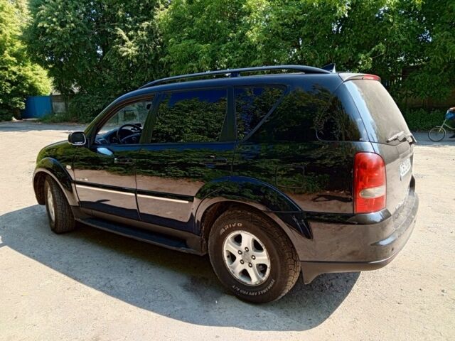 Чорний Cанг Йонг Rexton, об'ємом двигуна 2.7 л та пробігом 320 тис. км за 8000 $, фото 3 на Automoto.ua