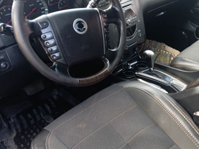 Черный Cанг Йонг Рекстон, объемом двигателя 2.7 л и пробегом 227 тыс. км за 7700 $, фото 7 на Automoto.ua