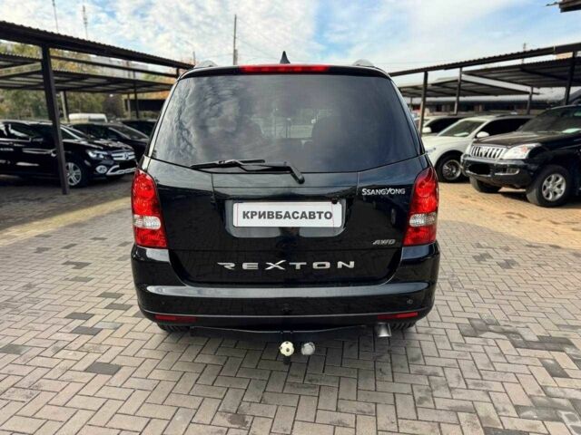 Чорний Cанг Йонг Rexton, об'ємом двигуна 2.7 л та пробігом 214 тис. км за 9200 $, фото 7 на Automoto.ua
