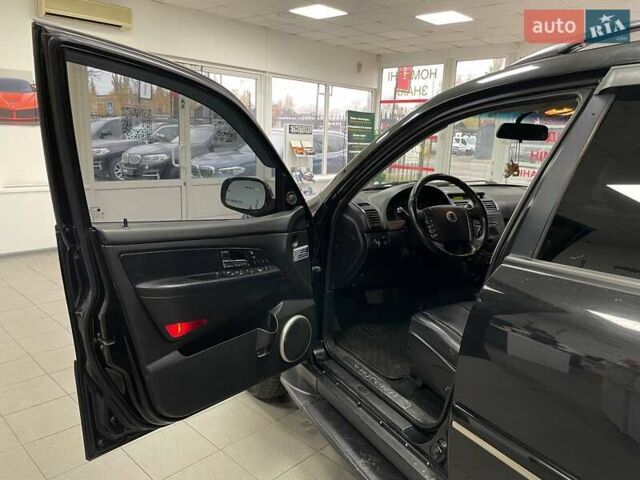 Черный Cанг Йонг Рекстон, объемом двигателя 2.7 л и пробегом 218 тыс. км за 7490 $, фото 14 на Automoto.ua