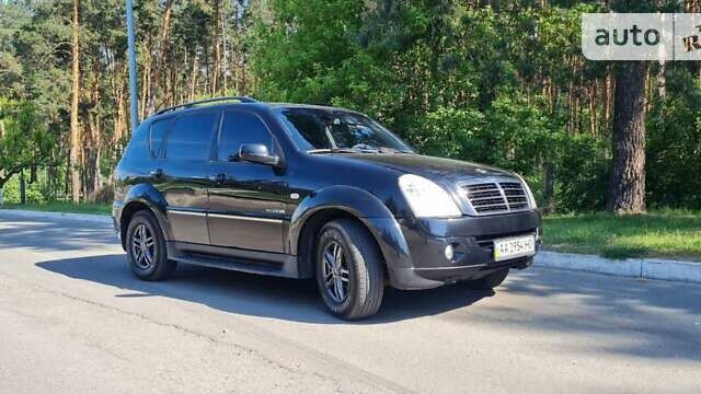 Чорний Cанг Йонг Rexton, об'ємом двигуна 2.7 л та пробігом 209 тис. км за 9800 $, фото 21 на Automoto.ua