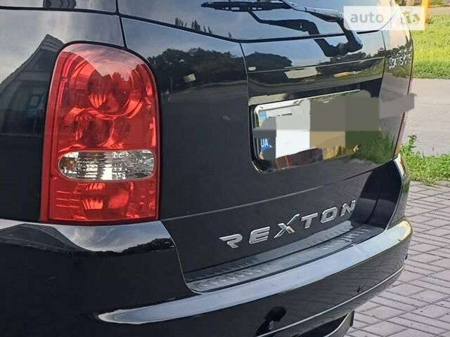 Чорний Cанг Йонг Rexton, об'ємом двигуна 2.7 л та пробігом 178 тис. км за 8300 $, фото 47 на Automoto.ua