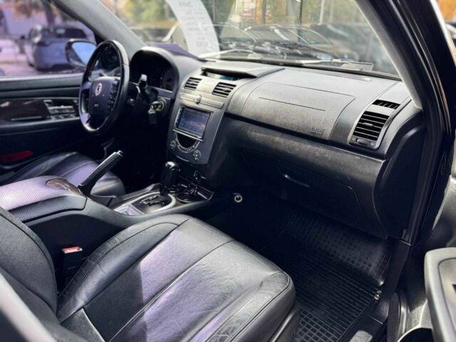 Чорний Cанг Йонг Rexton, об'ємом двигуна 2.7 л та пробігом 214 тис. км за 9200 $, фото 15 на Automoto.ua