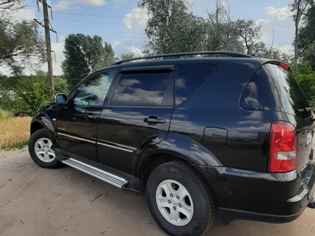 Черный Cанг Йонг Рекстон, объемом двигателя 2.7 л и пробегом 227 тыс. км за 7700 $, фото 5 на Automoto.ua