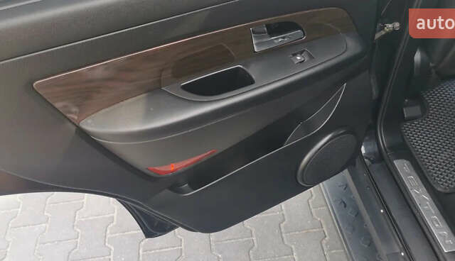 Чорний Cанг Йонг Rexton, об'ємом двигуна 2.7 л та пробігом 211 тис. км за 10700 $, фото 10 на Automoto.ua