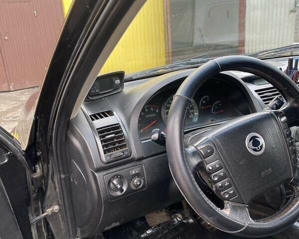 Чорний Cанг Йонг Rexton, об'ємом двигуна 2.7 л та пробігом 218 тис. км за 8800 $, фото 7 на Automoto.ua