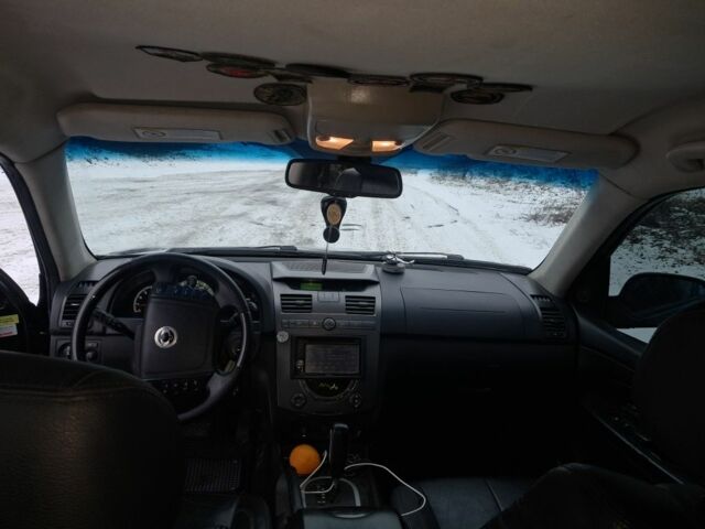 Черный Cанг Йонг Рекстон, объемом двигателя 0 л и пробегом 275 тыс. км за 5500 $, фото 6 на Automoto.ua