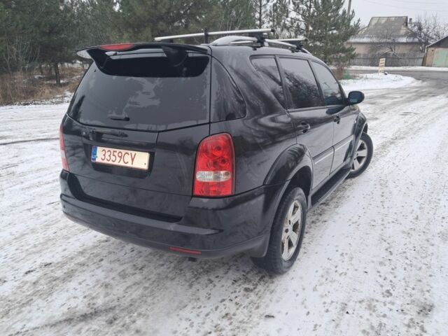 Черный Cанг Йонг Рекстон, объемом двигателя 0 л и пробегом 275 тыс. км за 5500 $, фото 2 на Automoto.ua