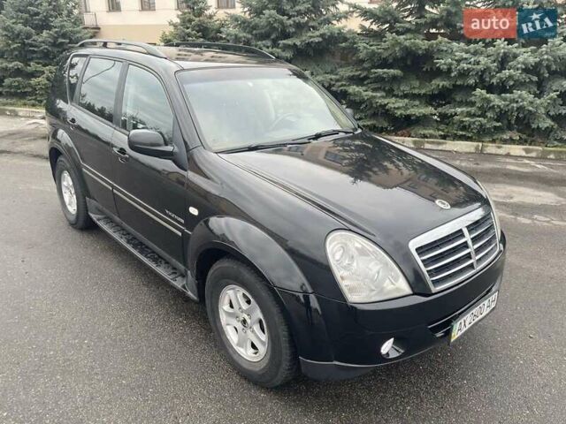 Чорний Cанг Йонг Rexton, об'ємом двигуна 2.7 л та пробігом 188 тис. км за 8650 $, фото 3 на Automoto.ua