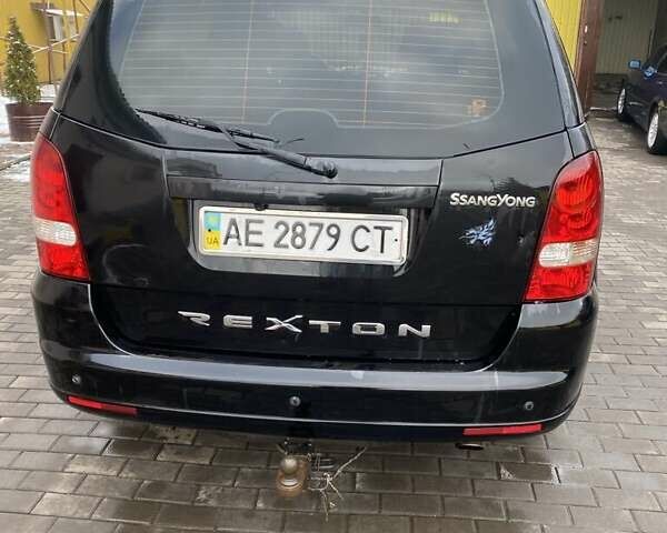 Чорний Cанг Йонг Rexton, об'ємом двигуна 2.7 л та пробігом 218 тис. км за 8800 $, фото 3 на Automoto.ua