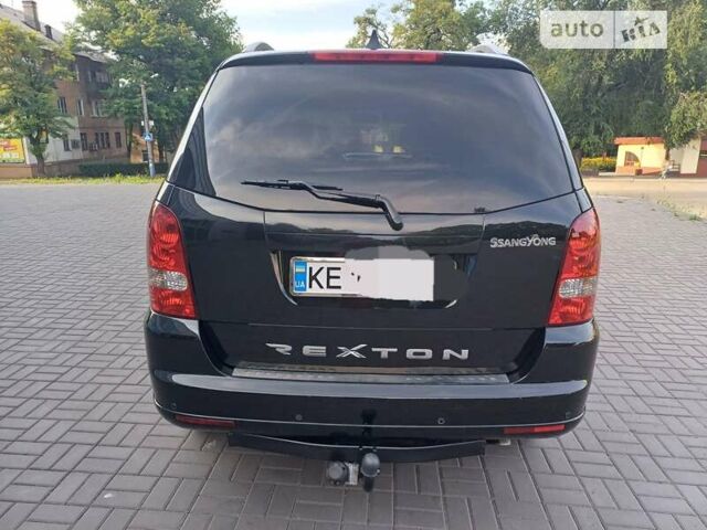 Чорний Cанг Йонг Rexton, об'ємом двигуна 2.7 л та пробігом 178 тис. км за 8300 $, фото 48 на Automoto.ua