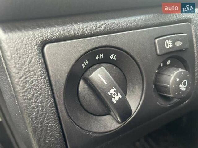 Чорний Cанг Йонг Rexton, об'ємом двигуна 2.7 л та пробігом 188 тис. км за 8650 $, фото 29 на Automoto.ua