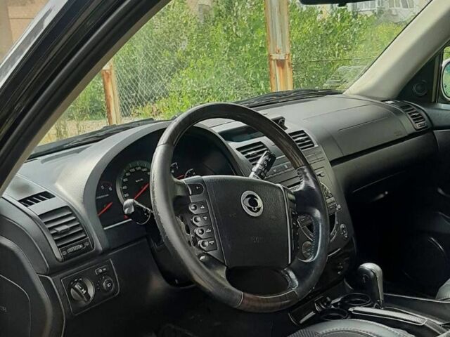 Черный Cанг Йонг Рекстон, объемом двигателя 2.7 л и пробегом 227 тыс. км за 7700 $, фото 4 на Automoto.ua