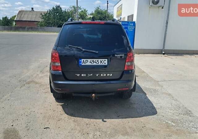 Черный Cанг Йонг Рекстон, объемом двигателя 2.7 л и пробегом 250 тыс. км за 8000 $, фото 4 на Automoto.ua