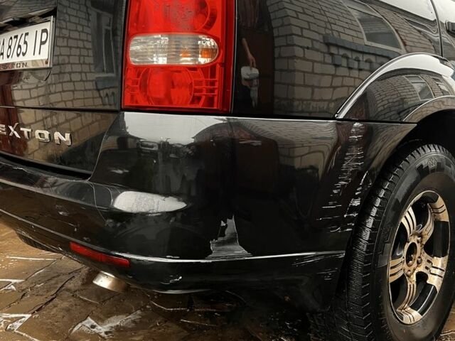 Чорний Cанг Йонг Rexton, об'ємом двигуна 2.7 л та пробігом 270 тис. км за 7000 $, фото 3 на Automoto.ua