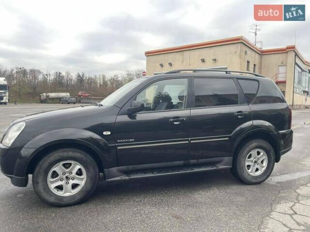Чорний Cанг Йонг Rexton, об'ємом двигуна 2.7 л та пробігом 188 тис. км за 8650 $, фото 9 на Automoto.ua